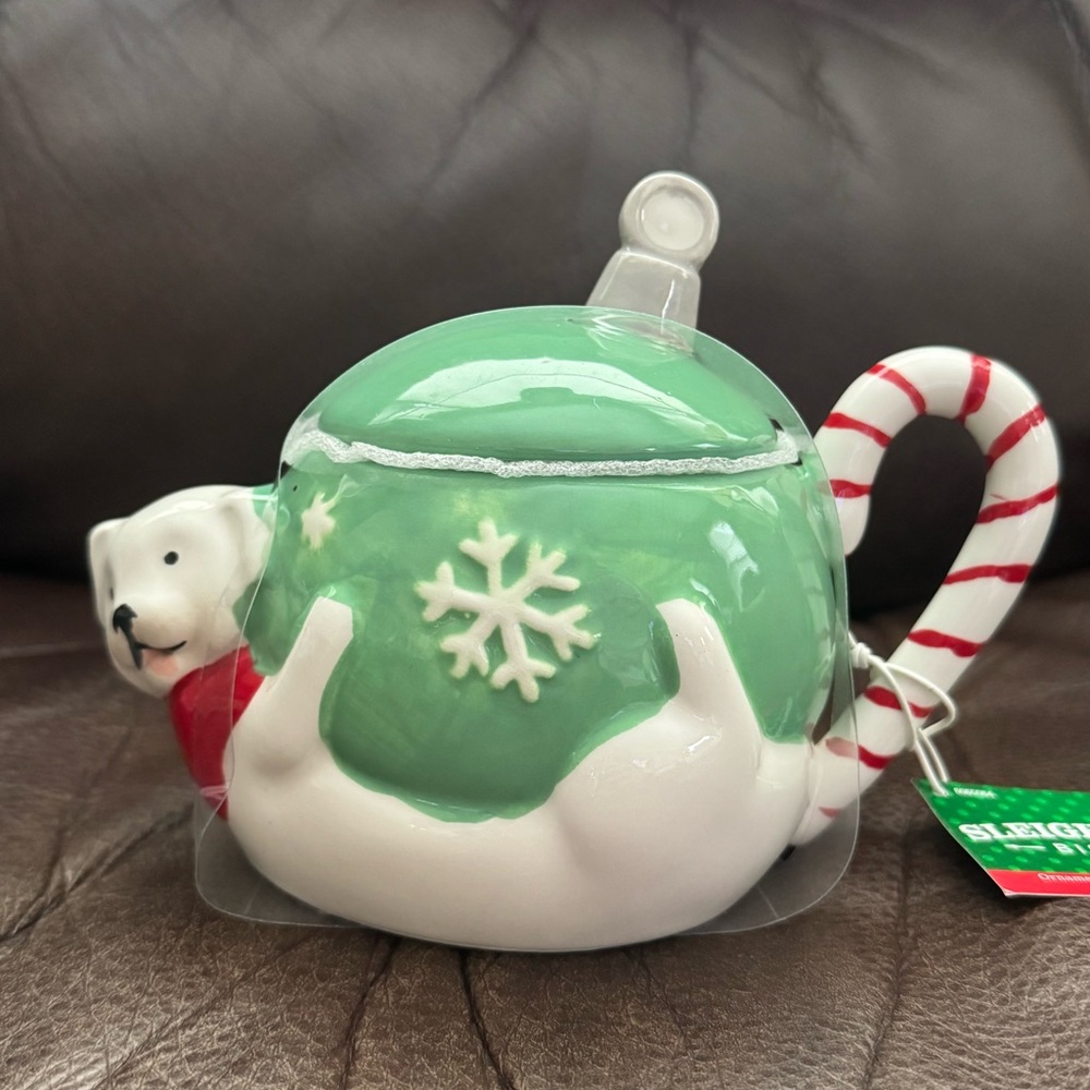 Puppy with Christmas Ornament 18oz Ceramic Holiday Mug with Topper Lid - Picture 2 of 11